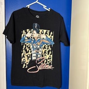 Women’s Black Selena Quintanilla Graphic Short Sleeve T-Shirt Size Small